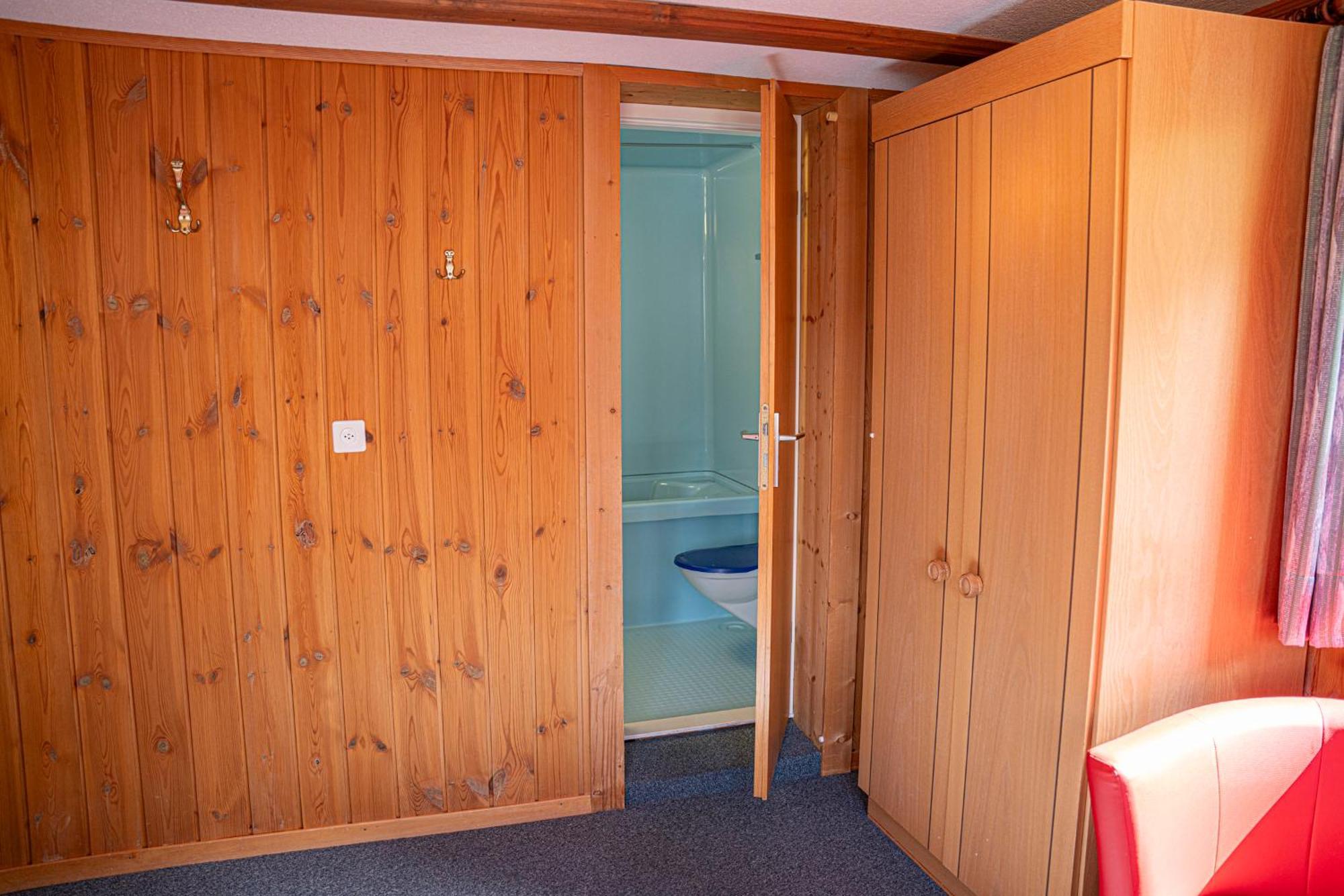 Alte Bock 2.0 Bed & Breakfast Grachen Exterior photo