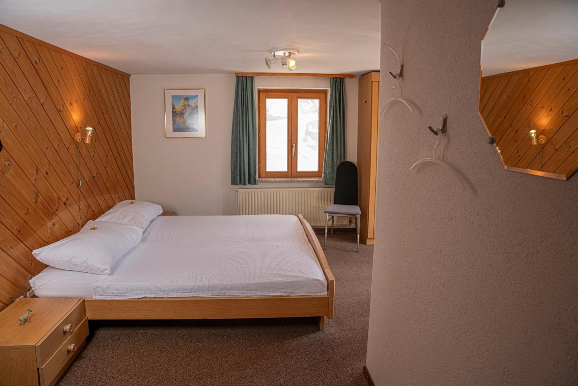 Alte Bock 2.0 Bed & Breakfast Grachen Exterior photo