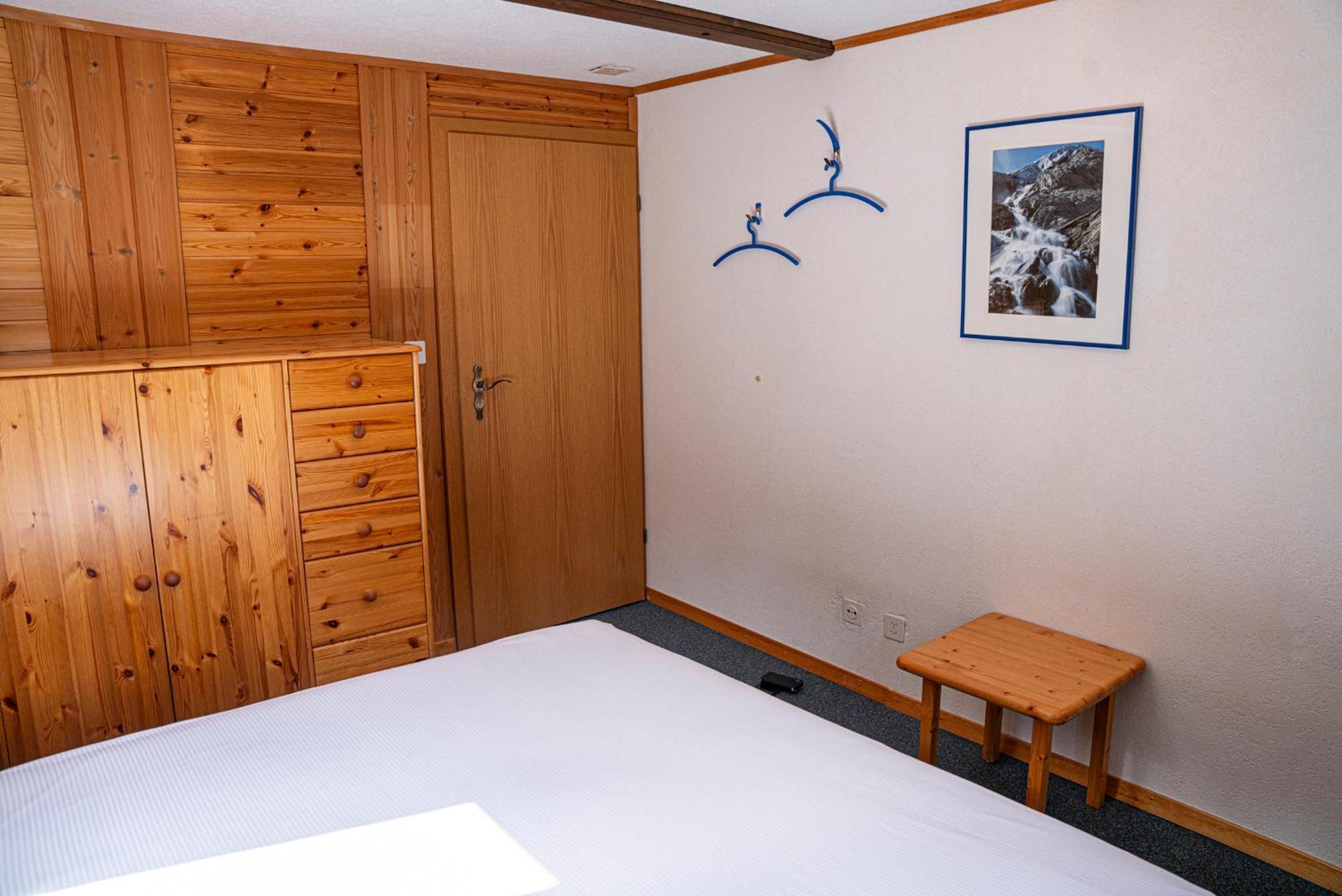 Alte Bock 2.0 Bed & Breakfast Grachen Exterior photo
