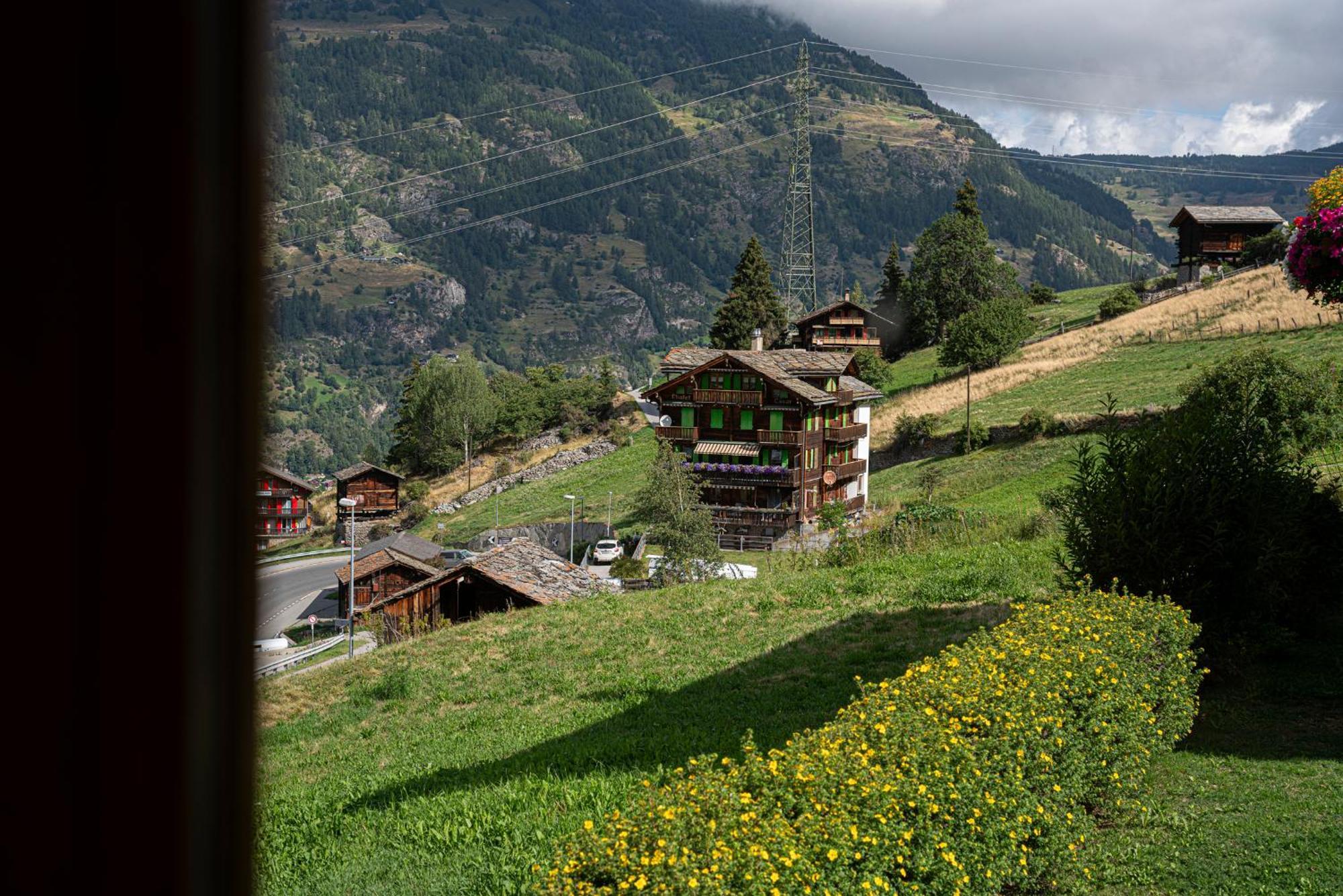 Alte Bock 2.0 Bed & Breakfast Grachen Exterior photo