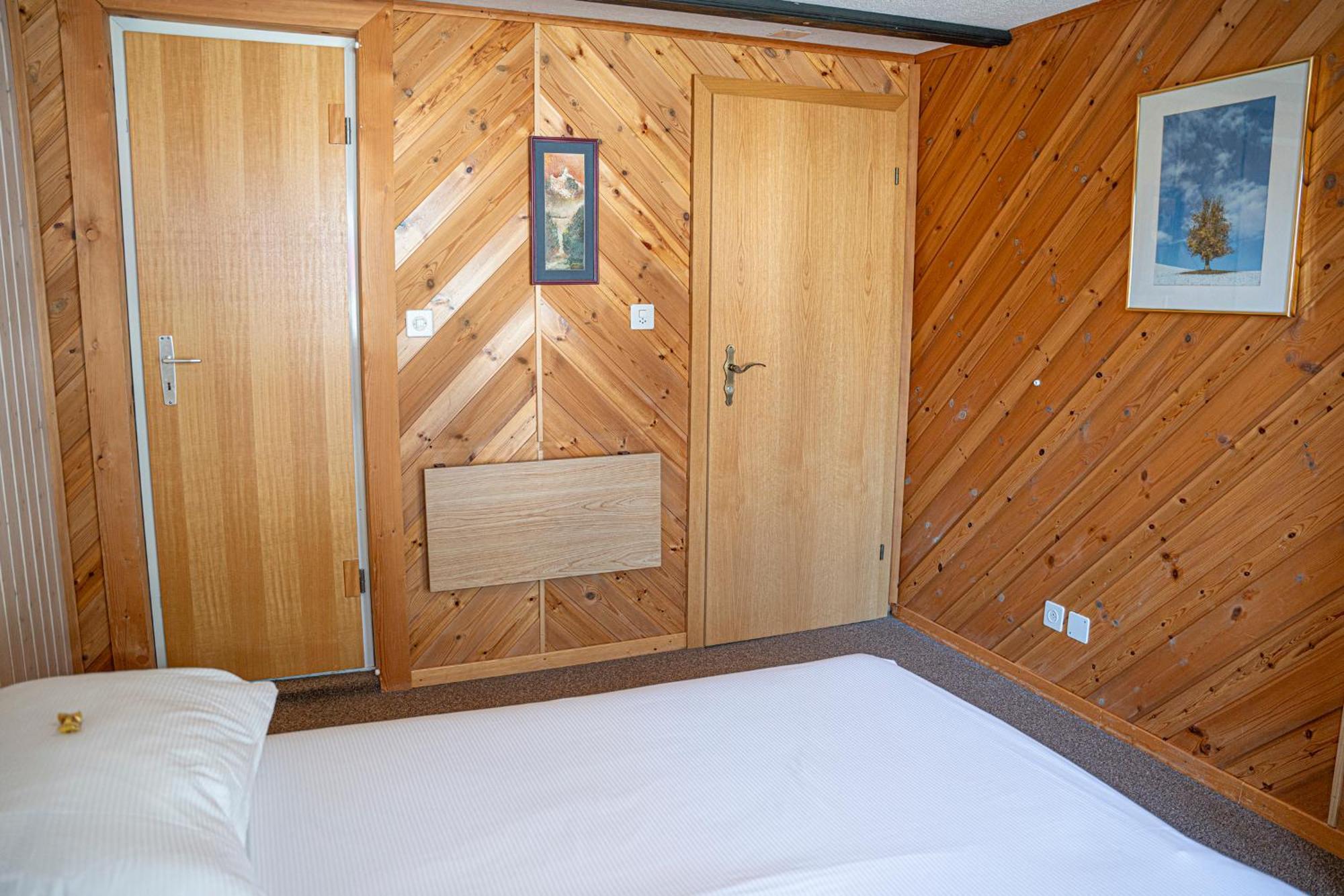 Alte Bock 2.0 Bed & Breakfast Grachen Exterior photo